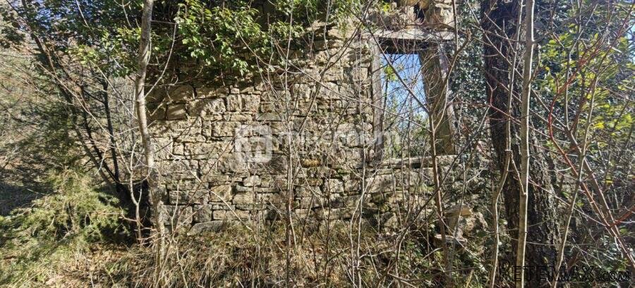 Istra, Pazin, 128m2, 2 kuće za adaptaciju na velikoj..