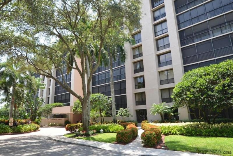 20100 Boca West Dr #125, Boca Raton, FL..
