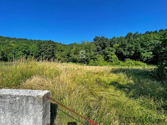 MATULJI, zemljište od 1756 m2 s djelomičnim pogledom na more