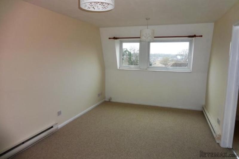 2 bed flat to rent - 2