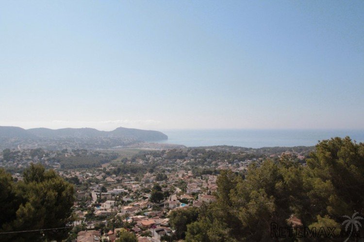 Enjoying stunning panoramic sea and coastline views from.. - 8