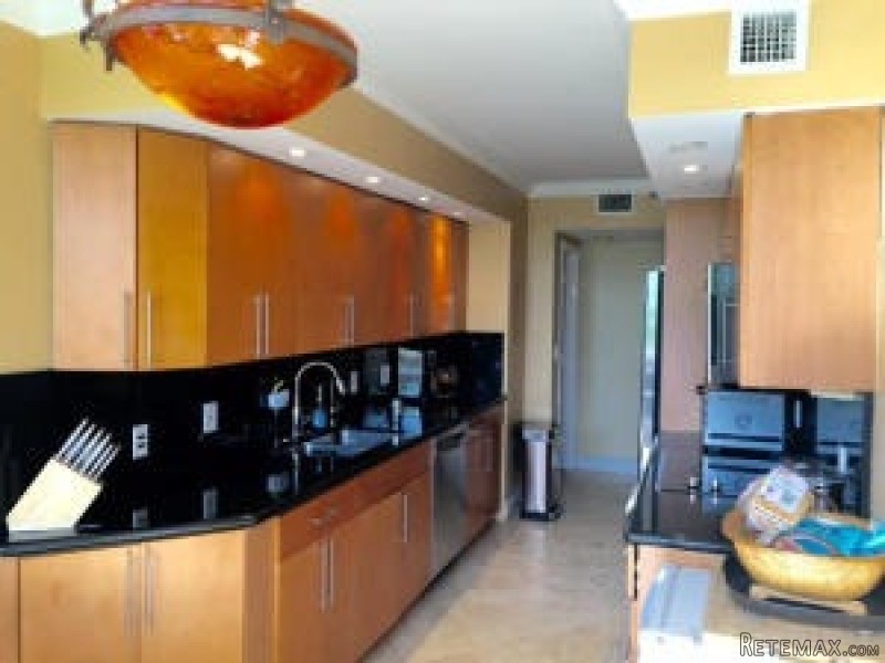 1000 E Island Boulevard #302 Aventura.. - 2