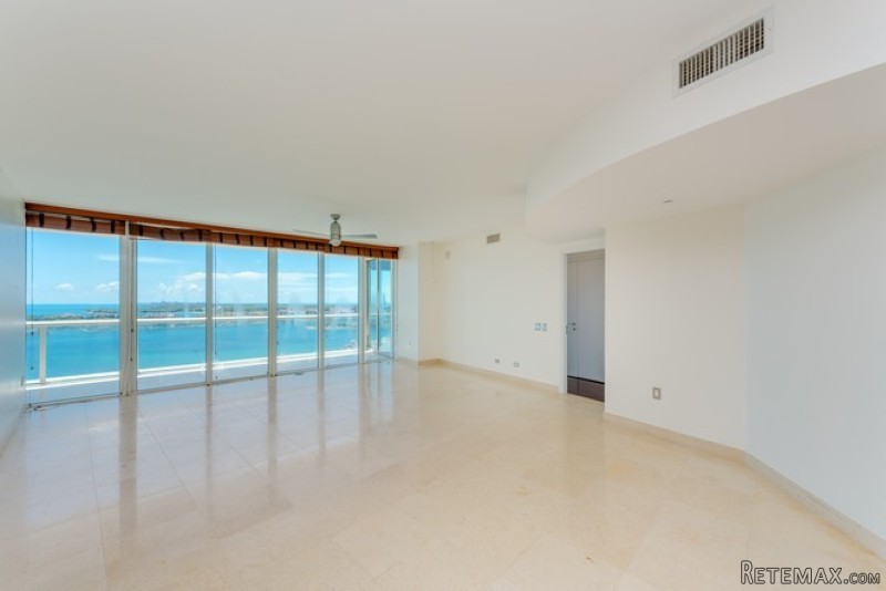 3 bedroom Flat For Sale: 450 Alton Rd #..
