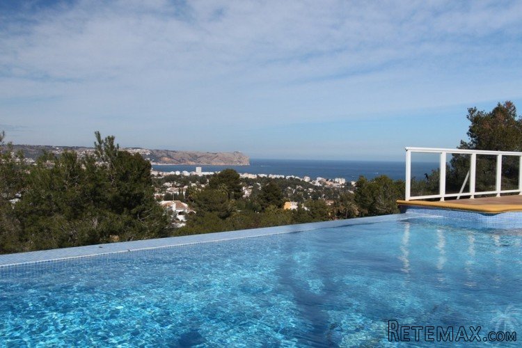 House for sale with excellent open views to the sea and the.. - 2