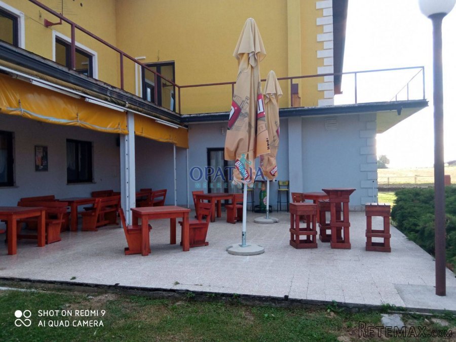 Bedekovčina okolica kuća 250 m2 s poslovnim prostorom i 3..