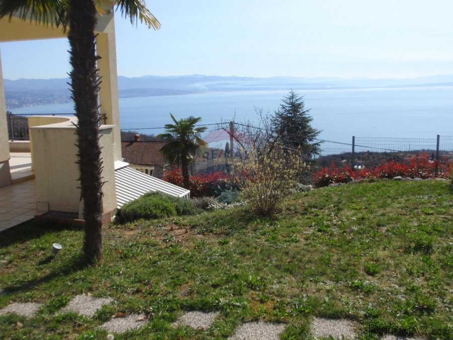 Moderna vila s bazenom iznad Ičića, lux - 3