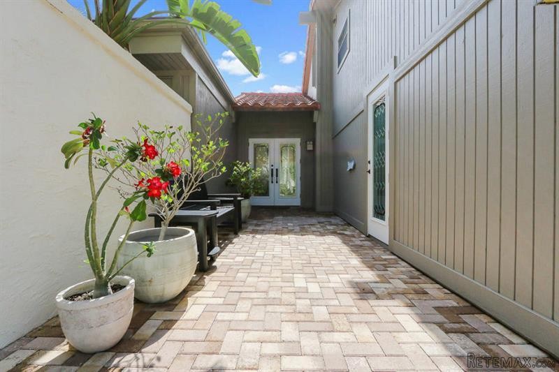 3 bedroom Residence For Sale: Jupiter.. - 2