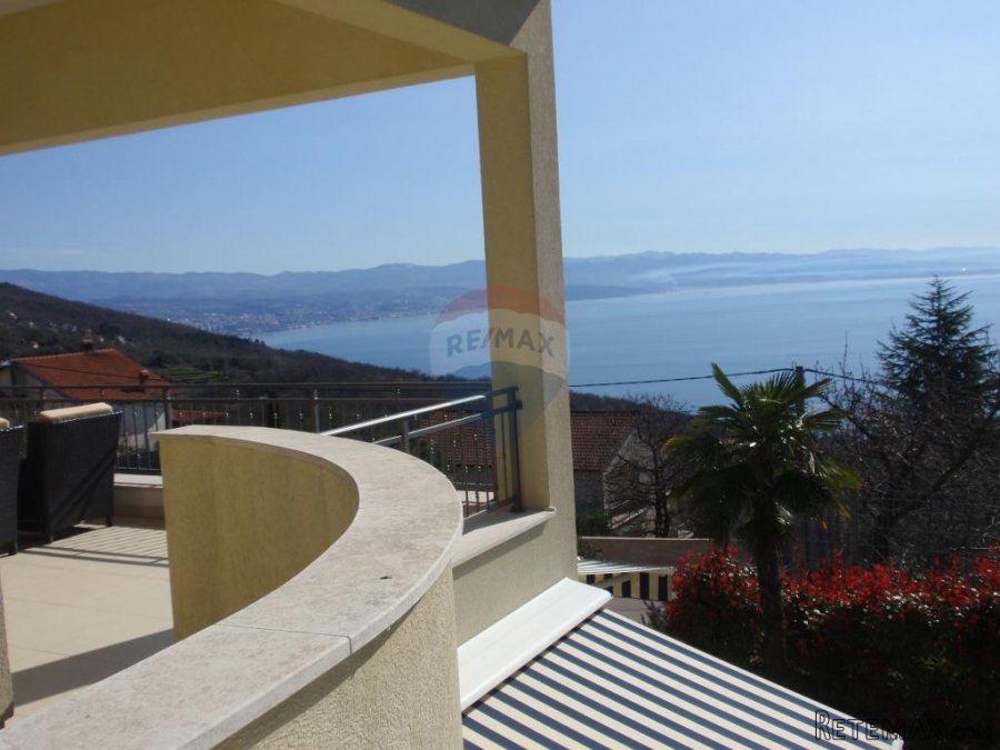 Moderna vila s bazenom iznad Ičića, lux - 4