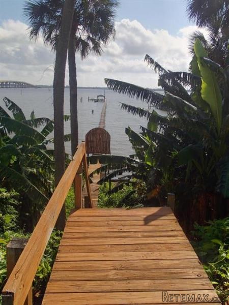 3 bedroom Detached House For Sale: 3105.. - 2
