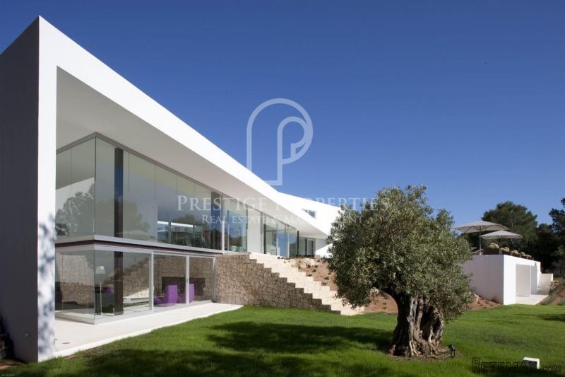 8 Bedroom Minimalist Luxury Design Villa
