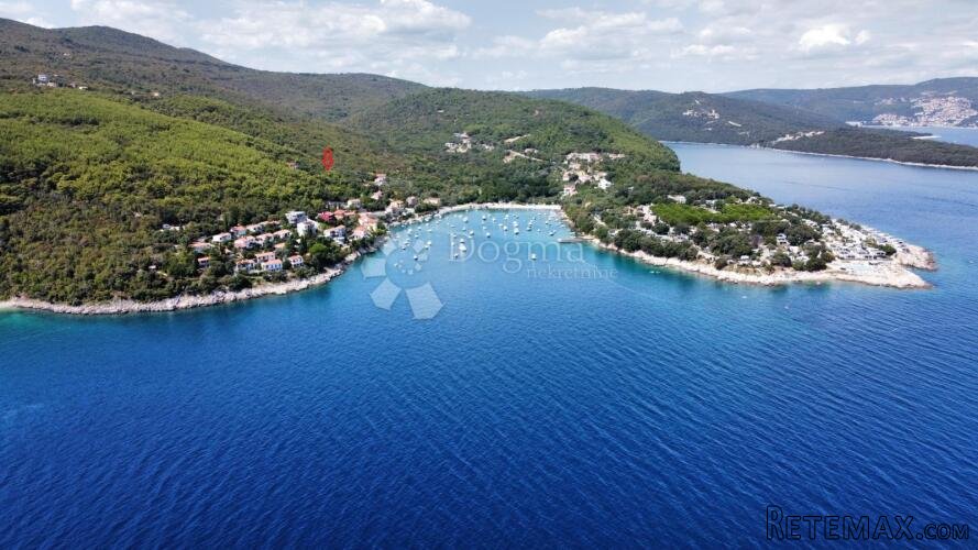 Građevinsko zemljište 1220m2 sa pogledom na more-Prijavljena