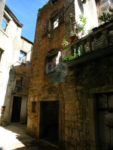 Istra, Vodnjan, kamene ruševne kuće - 2