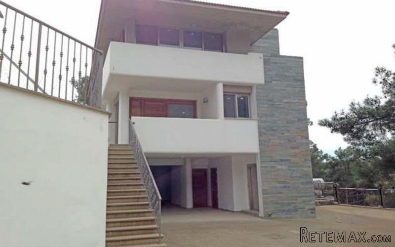 Three Bedroom House For Sale in..