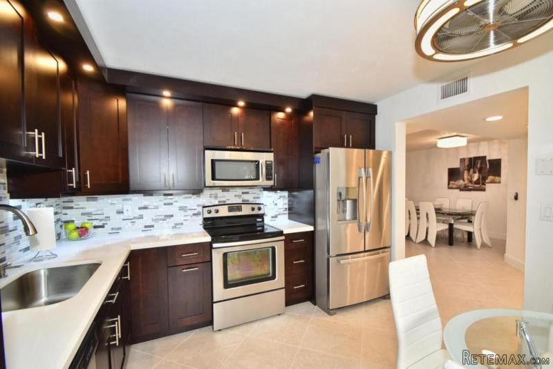 7515 Glendevon Lane #602, Delray Beach..