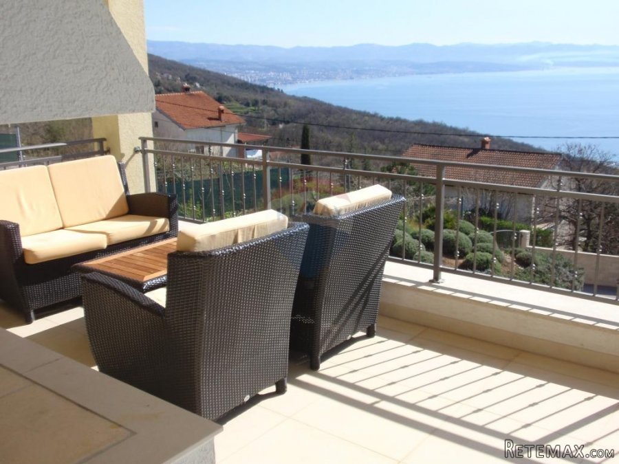 Moderna vila s bazenom iznad Ičića, lux - 8