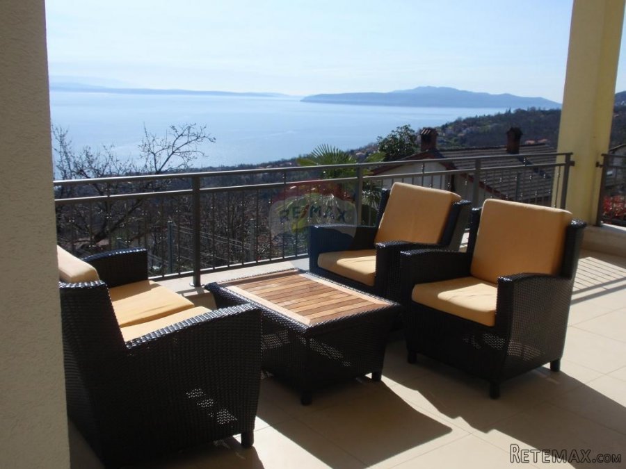 Moderna vila s bazenom iznad Ičića, lux - 9