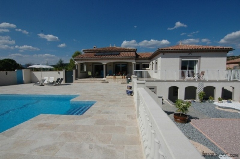 Splendid Villa With 235 M2 Including An.. - 2