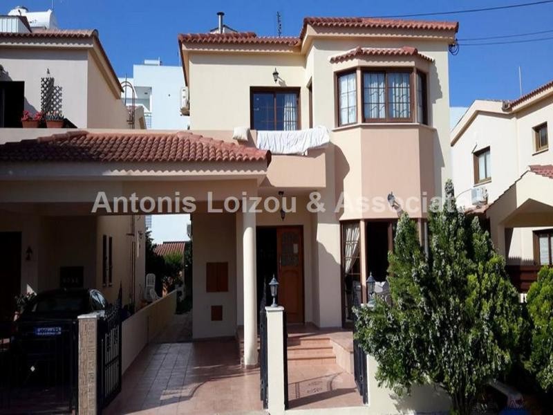 4 Bedroom semidetached house in..