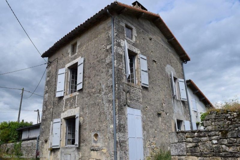 Charming Country House To Make Your Own