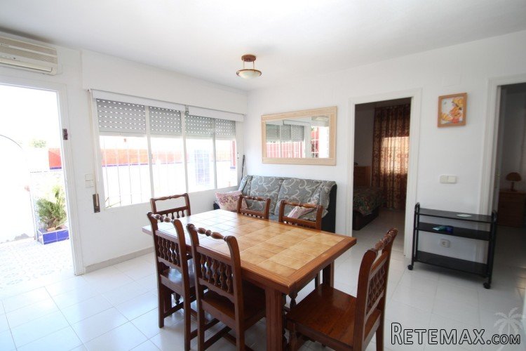 This semi-detached house is located next to the commercial.. - 2