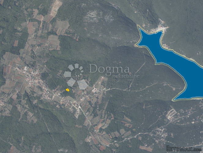 Zemljište Peruški - 2km od mora - 2