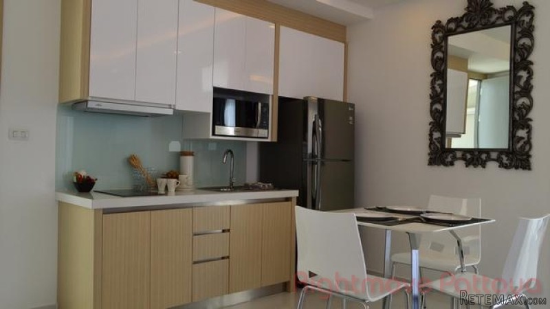 1 Bedroom Condo for sale in Pratumnak -..
