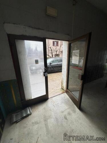 Poslovni Prostor - Na glavnoj cesti - 3