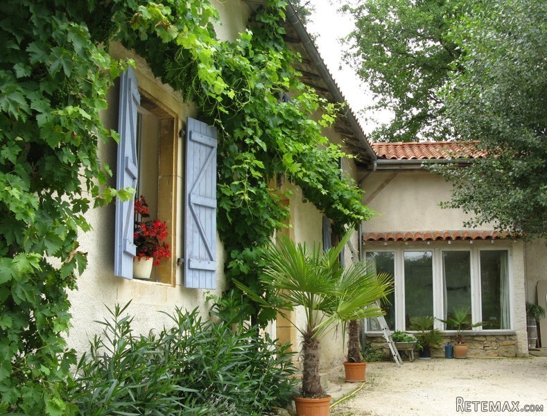 Renovated Farmhouse With Land And Views.. - 2