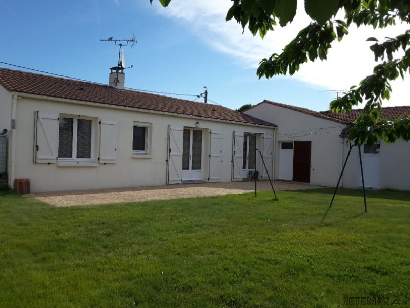 Nice Village House with Two Garages