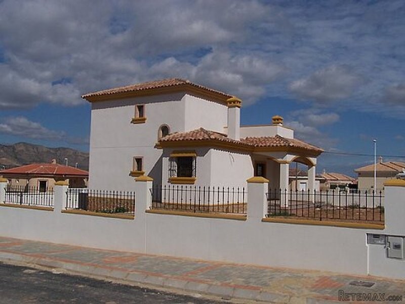 4 BED COUNTRY VILLA ON LARGE 500M2 PLOT - 2