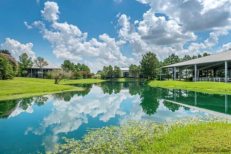 4 bedroom Farm House For Sale: 19051..
