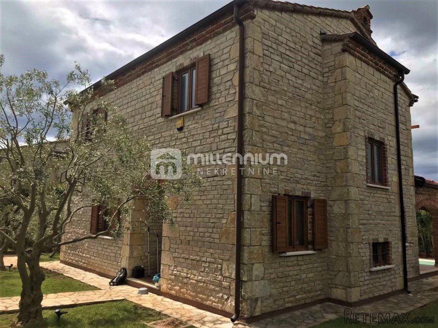 Istra, Vodnjan, samostojeća kamena vila, 142.75m2, bazen - 2