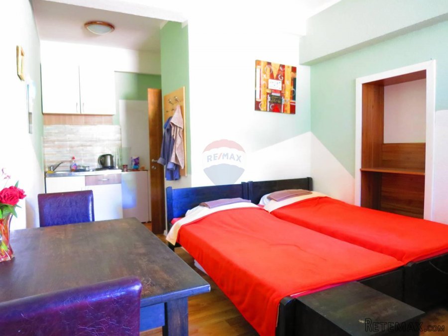 TAR - kuća sa 4 apartmana na prodaju - 2