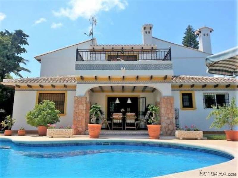 4 Bedroom 3 Bathroom Villa In Cabo..