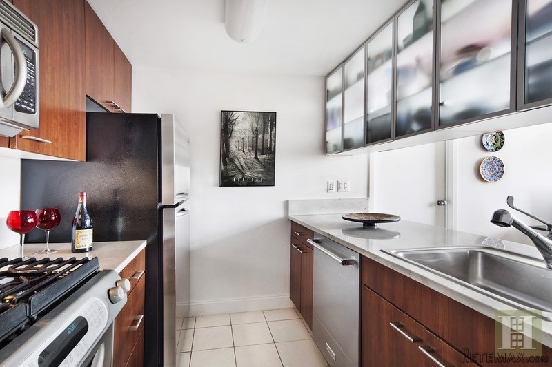 2 bedroom Apartment For Sale: 215 EAST.. - 2