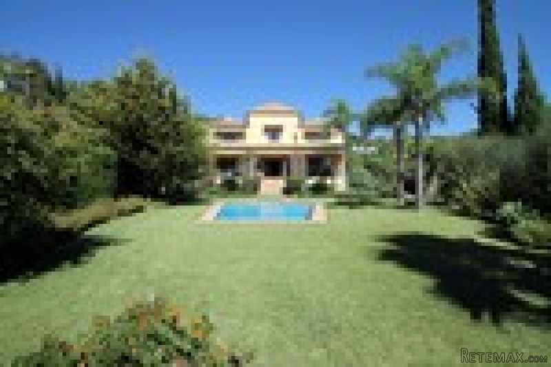 4 Bedrooms - Villa - Malaga - For Sale