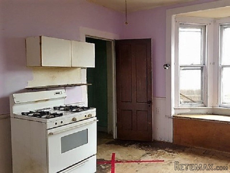 49 Wells Ave East Hartford, CT, 06108.. - 2