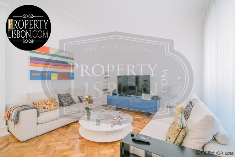 T3 Lisbon Apartment for sale in Lapa - 2