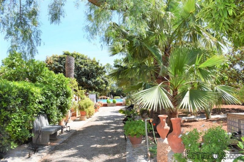 Generous country home in Santa Maria.. - 2