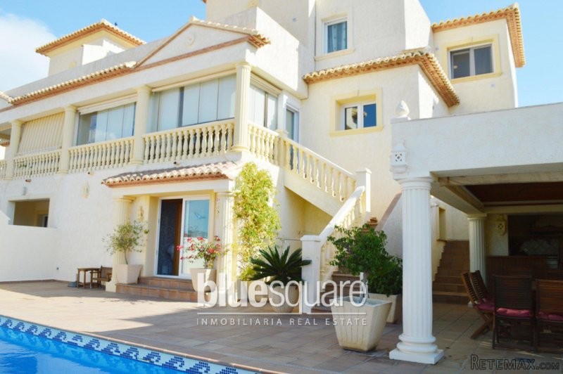 Well presented 5 bedroom semi detached..