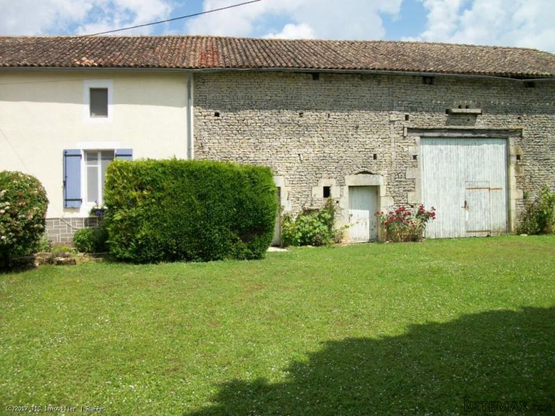 Detached 6 Bedroomed Property - 2
