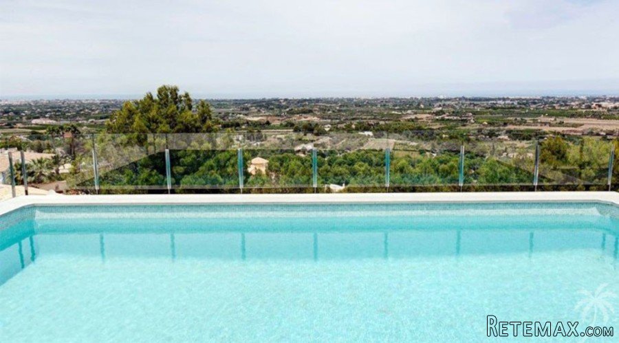 Stunning remodelled villa with clear lines and a.. - 3