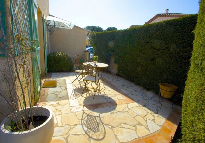 Sale Village house -.. - 2