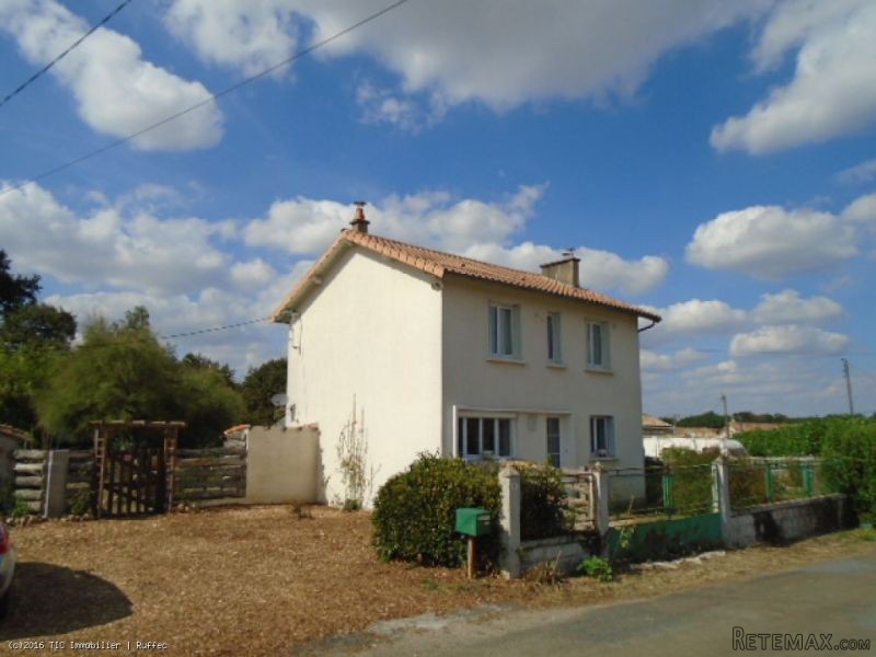 3 Bed Property With A Pool And.. - 2
