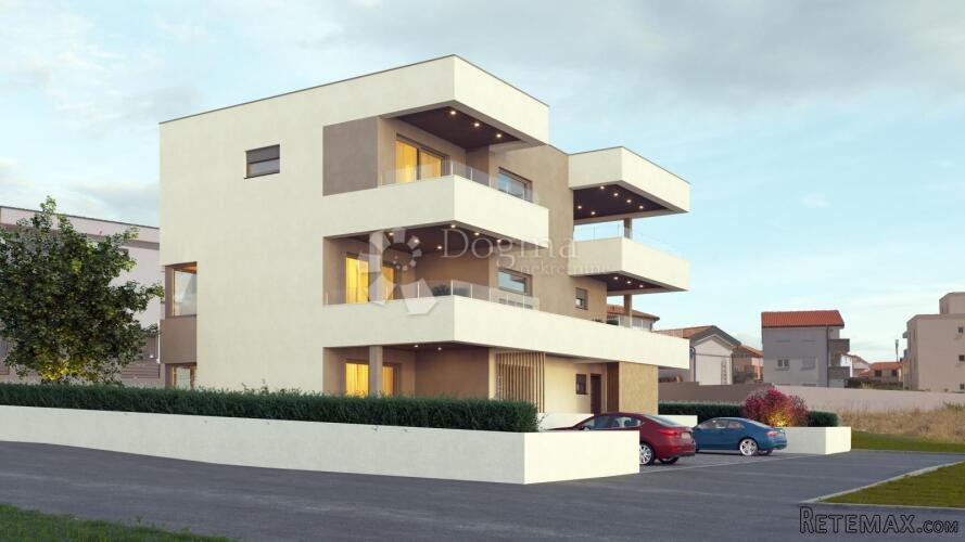 Poljoprivredno 1665m² uz građevinsku zonu – Lukoran