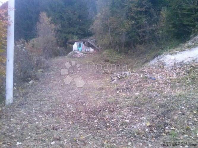 GORSKI KOTAR - STARINA NA TERENU OD 3170m2 - 2