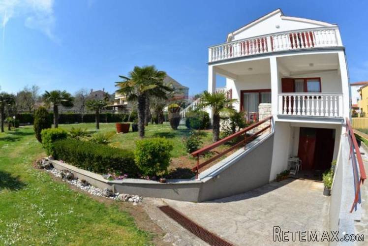 ISTRA, MEDULIN, apartmanska kuća na predivnoj okućnici... - 2