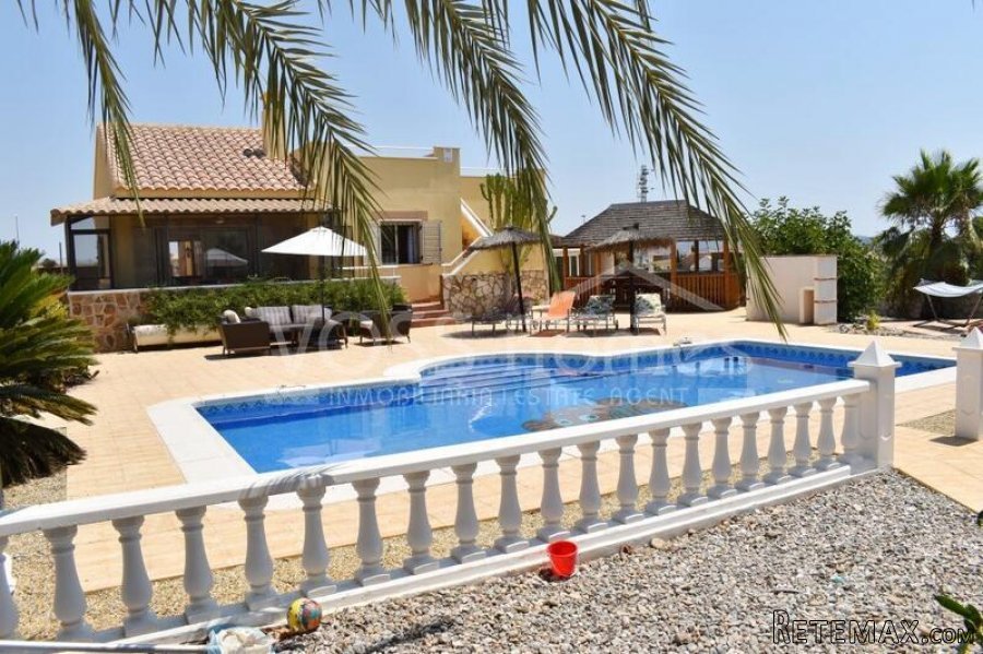 NEW & EXCLUSIVE TO VOSS HOMES - A stunning, incredibly well.. - 2