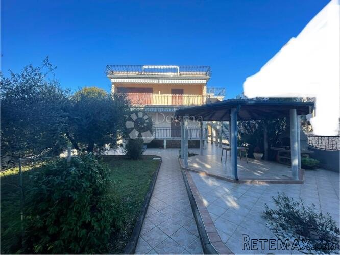 UMAG, PRVI RED, KUĆA S APARTMANIMA - 2