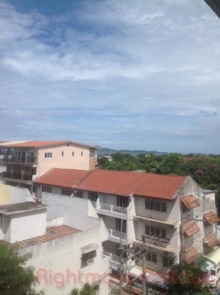 1 Bedroom Condo for sale in Pratumnak -..